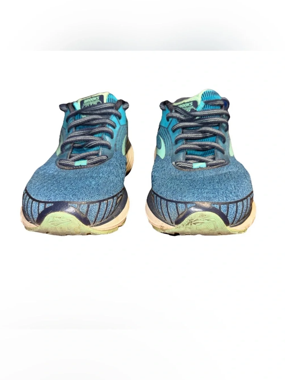 Brooks lace modern occasions